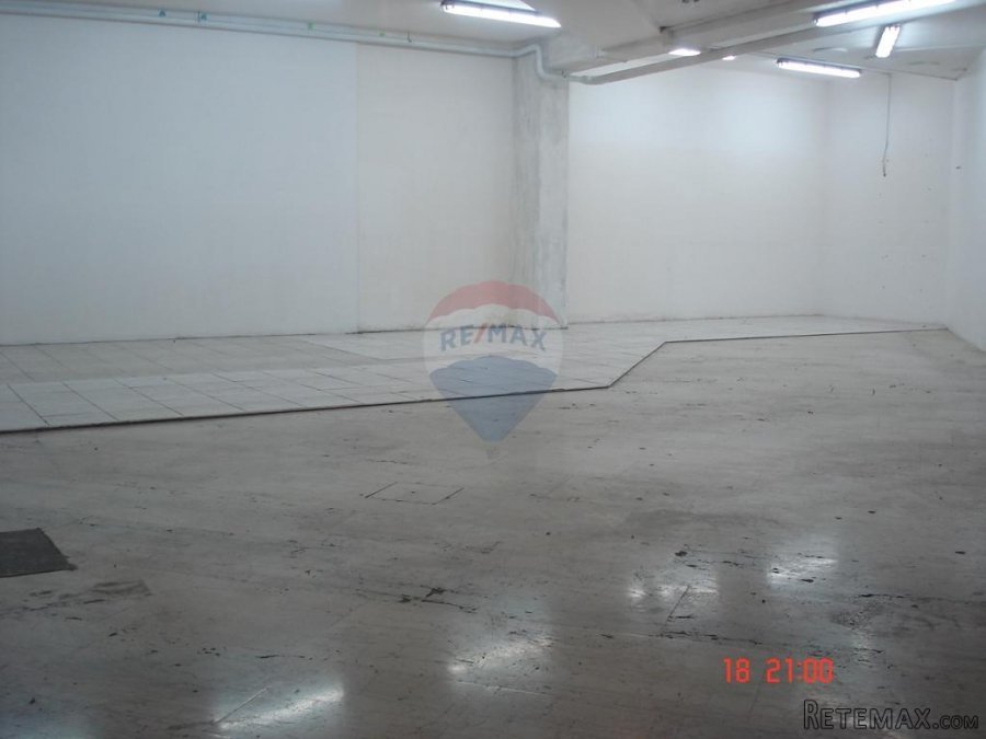 PULA, POSLOVNI PROSTOR 117m2 U STROGOM CENTRU BLIZU TRŽNICE