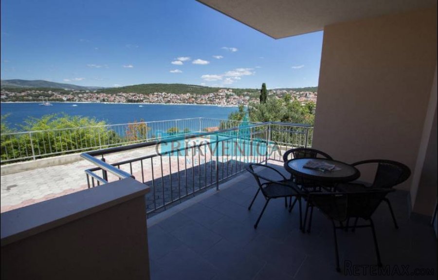 Čiovo, kuća sa 5 apartmana na 50 metara od mora - 4