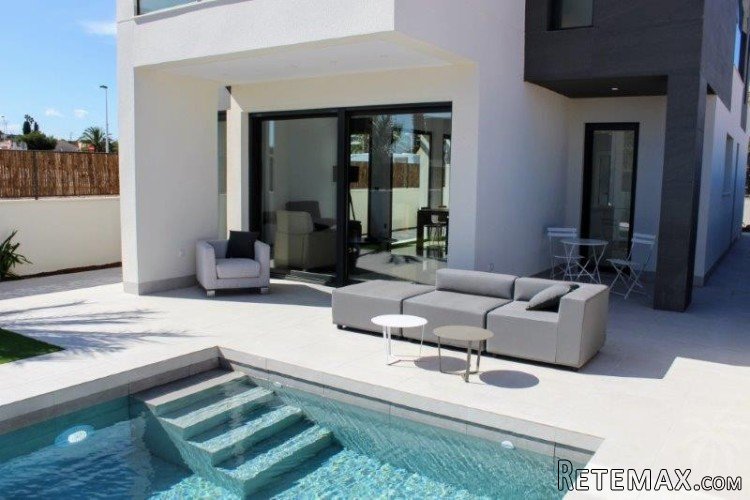 Beautiful modern newly built villa, model ¨Tabarca¨! This u..
