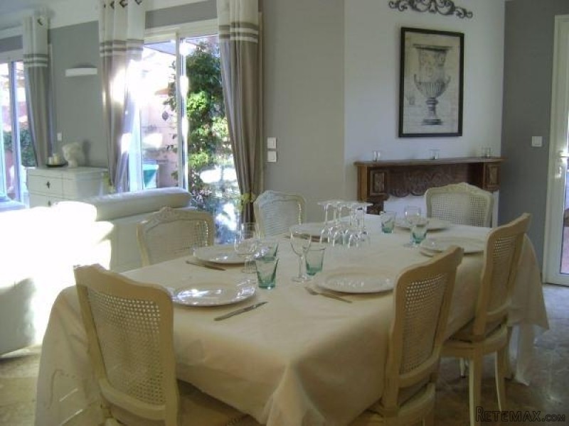 Superb Villa With Garden And Pool - 2
