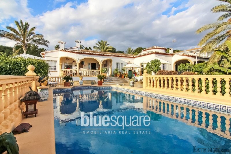 5-Bedroom Detached Villa Sea Views..