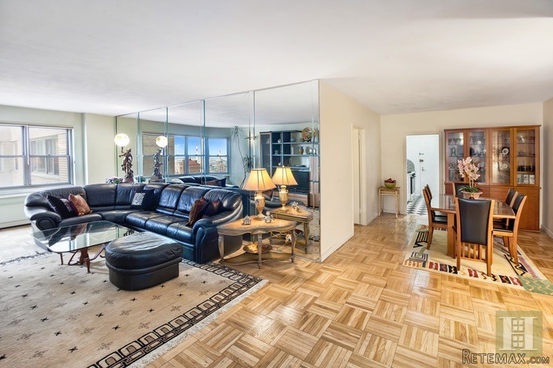1 bedroom Apartment For Sale: 400 EAST.. - 2