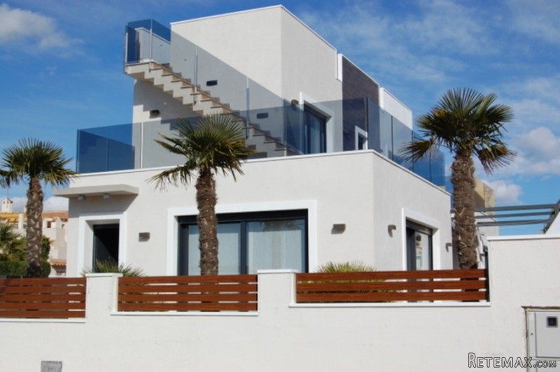 3 Bedrooms - Villa - Alicante - For Sale