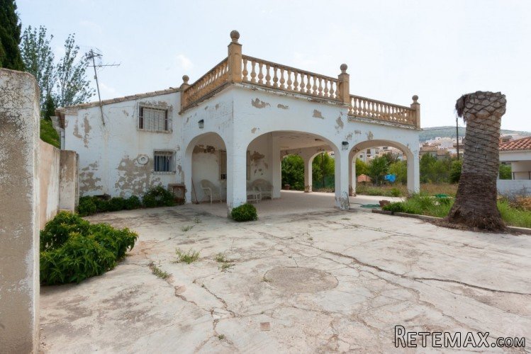 Finca of 147 m2 near the village of Orba on a magnificent..