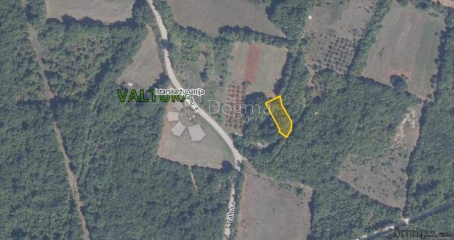 "Poljoprivredni raj uz more: 1500 m2 zemljišta u Valturi, Hr