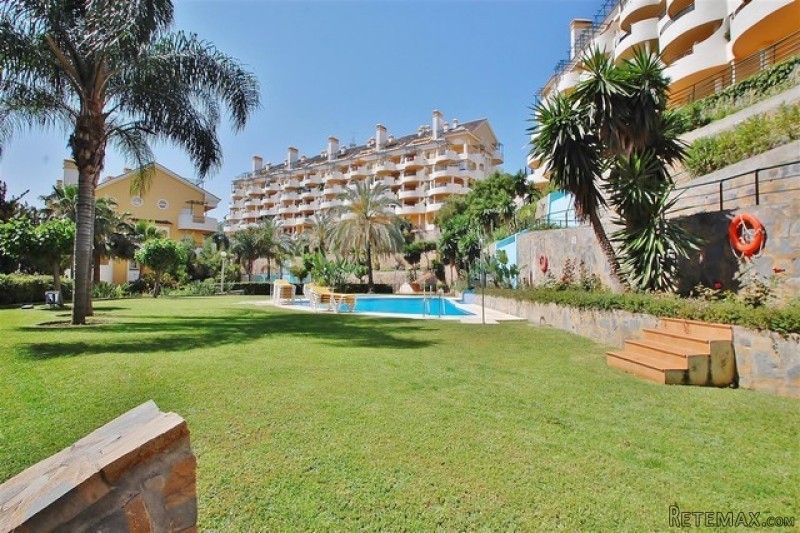 2 Bedroom Middle Floor Apartment