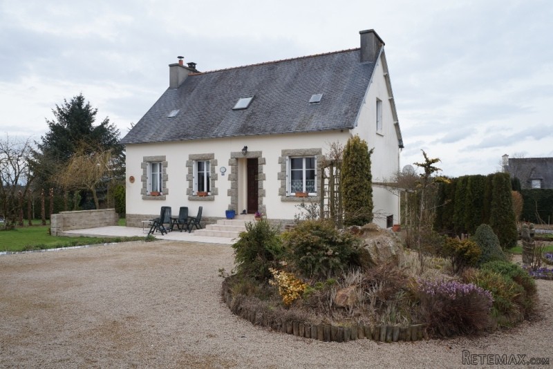 Neat 4 Bedroom Detached House