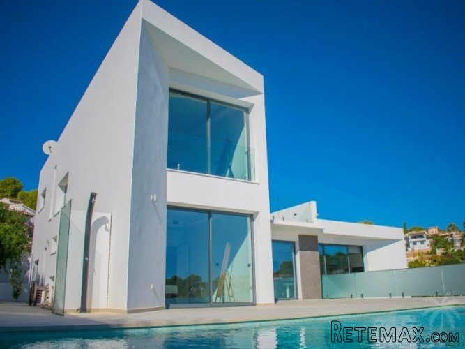 Beautiful modern villa, situated with a southern..
