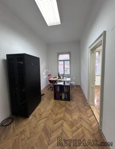 Poslovni prostor u strogom centru grada! - 3