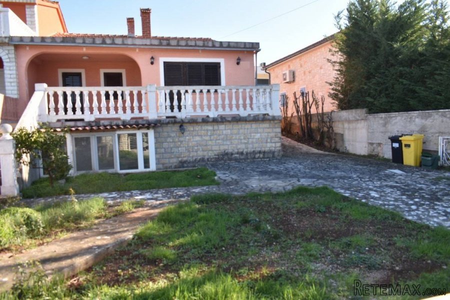Veliki potencijal! Kuća u okolici Malinske! - 3