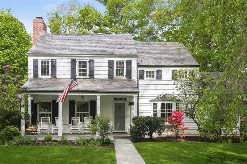 4 bedroom House For Sale: 3 Brook Lane..