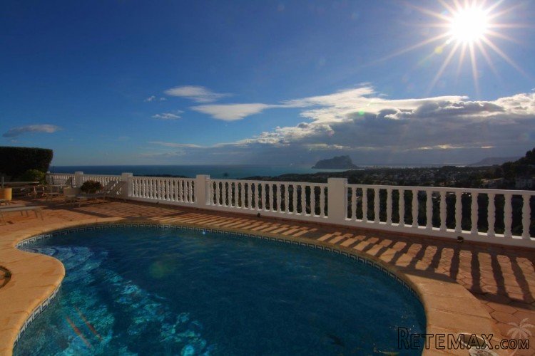 Villa for sale in Moraira, panoramic sea views. This lovely..