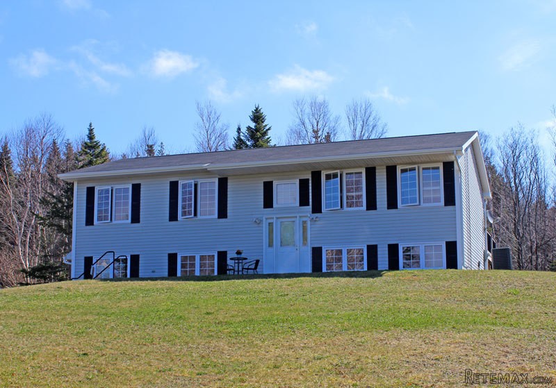 4 bedroom House For Sale: 260 Broad..