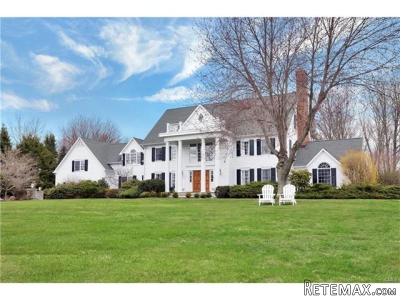 6 bedroom House For Sale: 39 WICKS END..