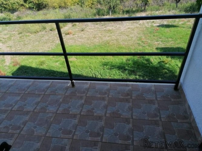 Prelepa kuca sa placem i pogledom na grad - 10