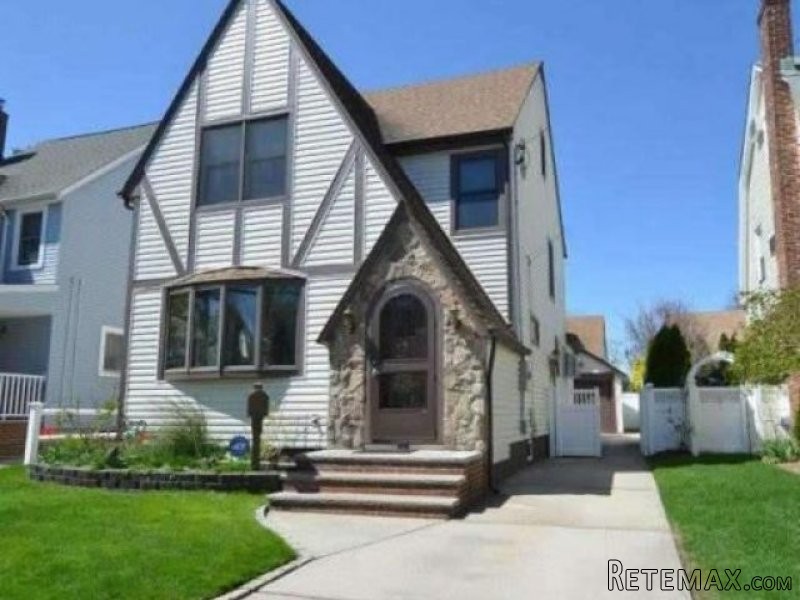 3 bedroom House For Sale: 351..