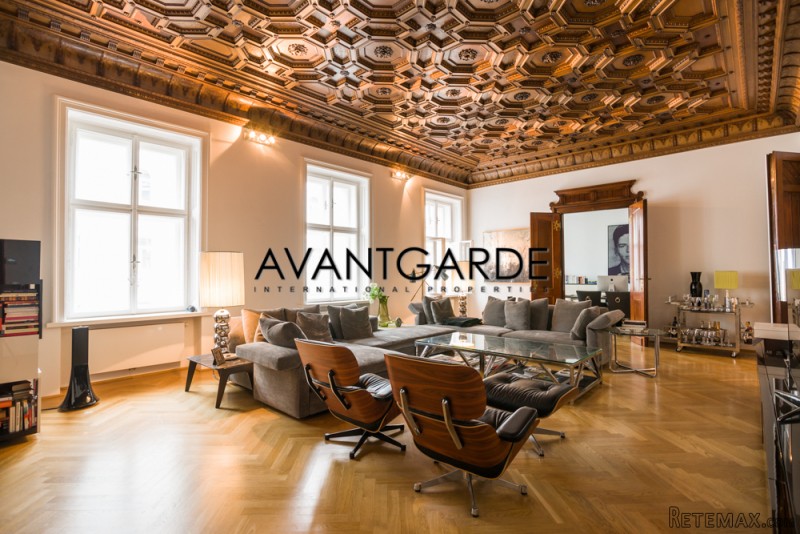Classic Viennese apartment in the city..