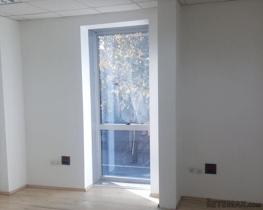 Izdajem kancelarijski prostor u centru Niša - pored Suda - 2