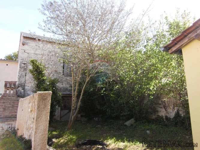 Kuća u Puli za renovaciju - 3