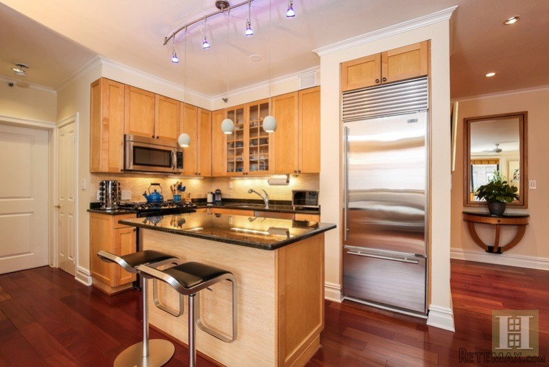 2 bedroom Apartment For Sale: 203 WEST..