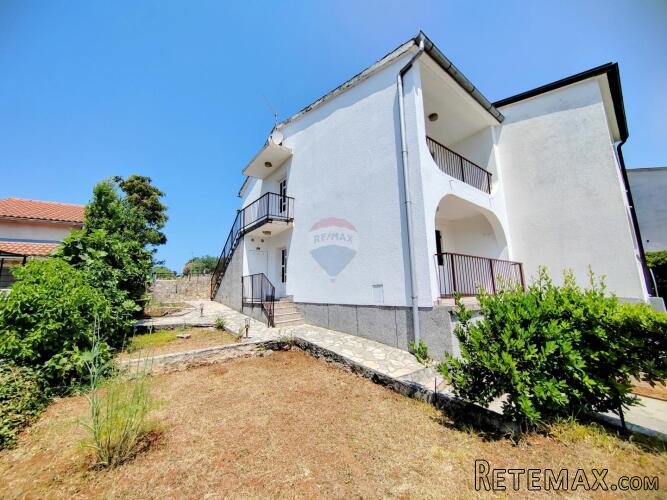 OTOK KRK-okolica grada Krka dvojna kuća sa dva apartmana