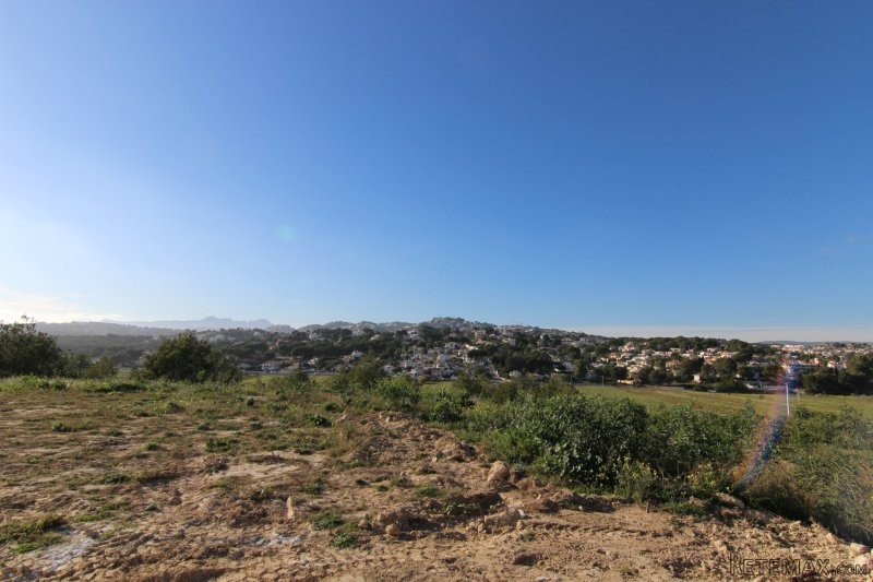 Ideal plot within walking distance to..