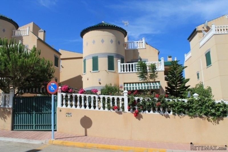 4 Bedrooms - Villa - Alicante - For Sale - 2
