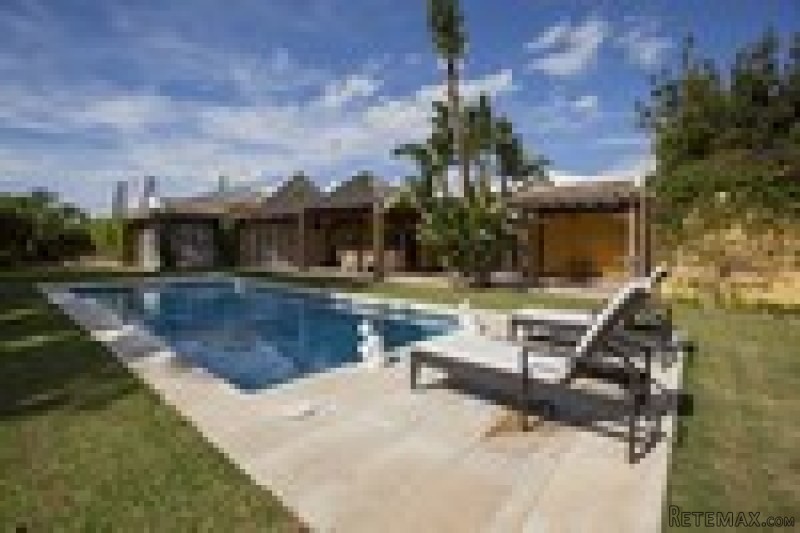 5 Bedrooms - Villa - Malaga - For Sale
