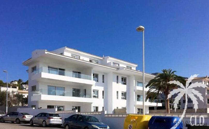 Magnificent ground floor apartment with sea views in Altea...