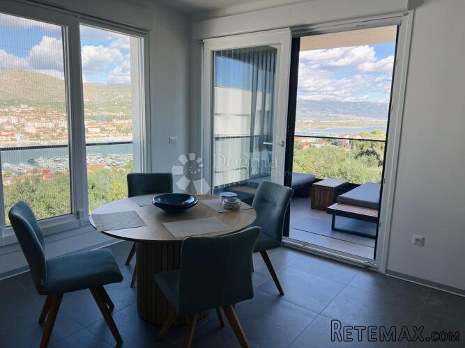 Novogradnja, Penthouse s krovnom terasom, kredit moguć!
