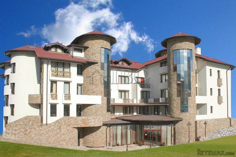 Spacious One-bedroom apartment, 300..