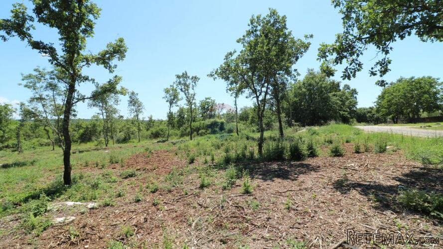 VIŠNJAN, okolica- građevinsko zemljište 2232 m2 - 2