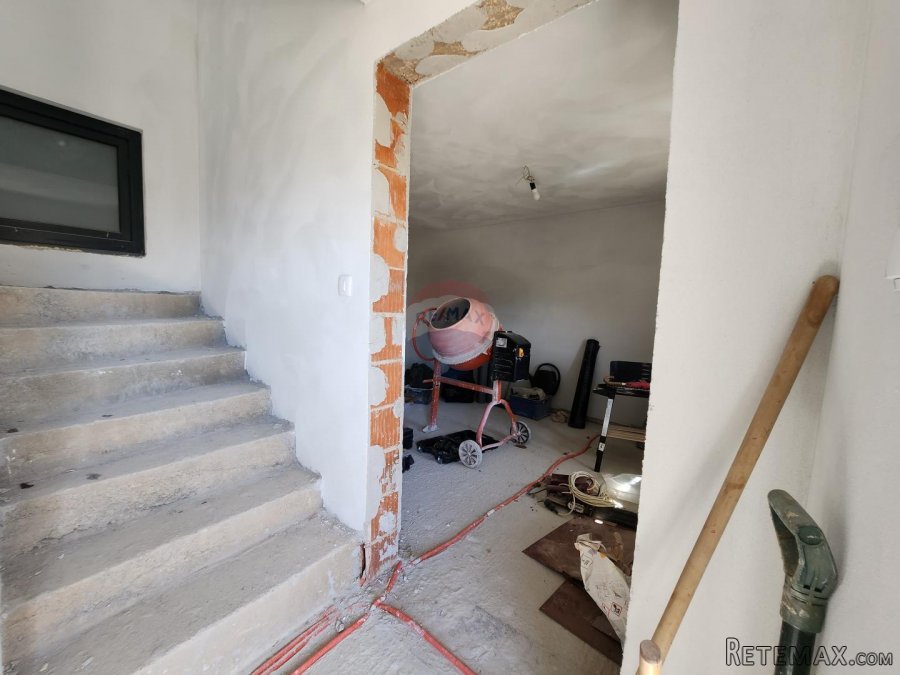 Kostrena, starina u završnoj fazi rekonstrukcije - s 5 stamb - 5