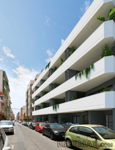 Los apartamentos se ubican en Torrevieja, muy cerca del..