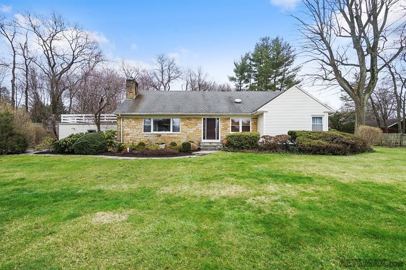 5 bedroom House For Sale: 388 Ridge..