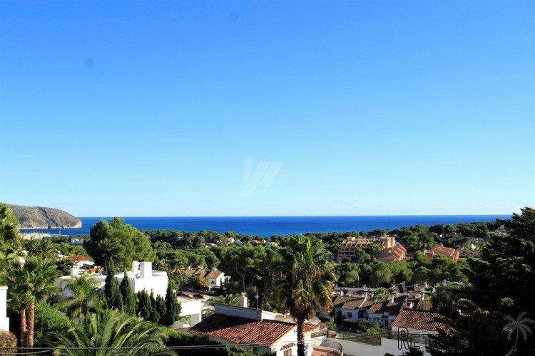 Sea view villa for sale in Moraira, walking distance to..