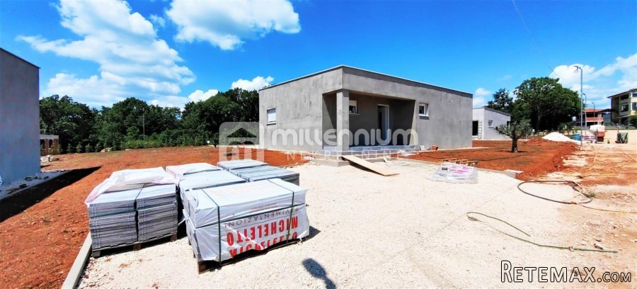 Istra, Labin, samostojeća prizemnica s bazenom, 83.20m2