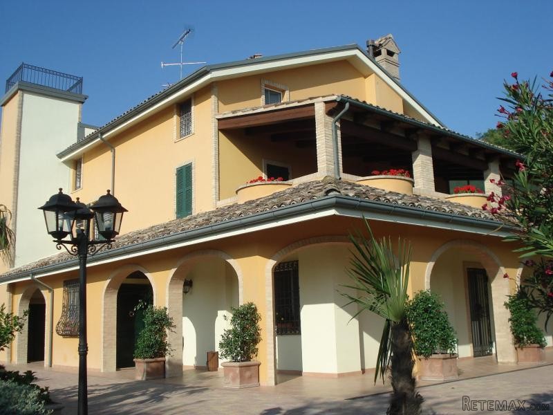 Property - Marche - For Sale