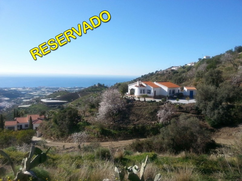 Villa for Sale in Arenas 195.000 €
