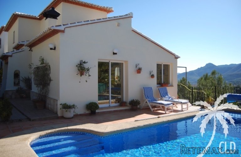 An impressive villa with breathtaking views situated close..