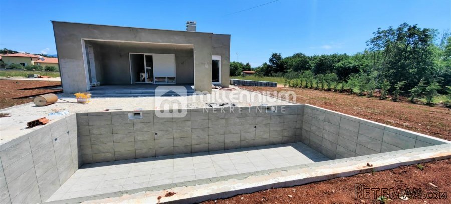 Istra, Labin, samostojeća prizemnica s bazenom, 83.20m2