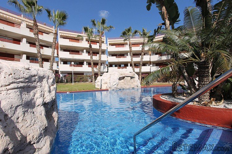 This beautiful apartment on the third floor with solarium..