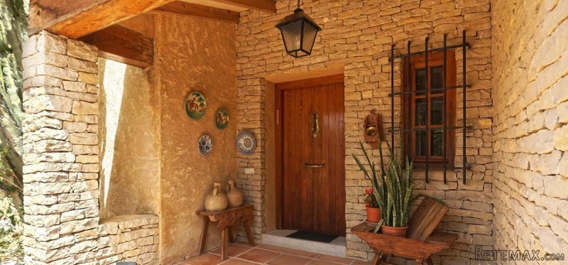 3 Bedrooms - Villa - For Sale - 2