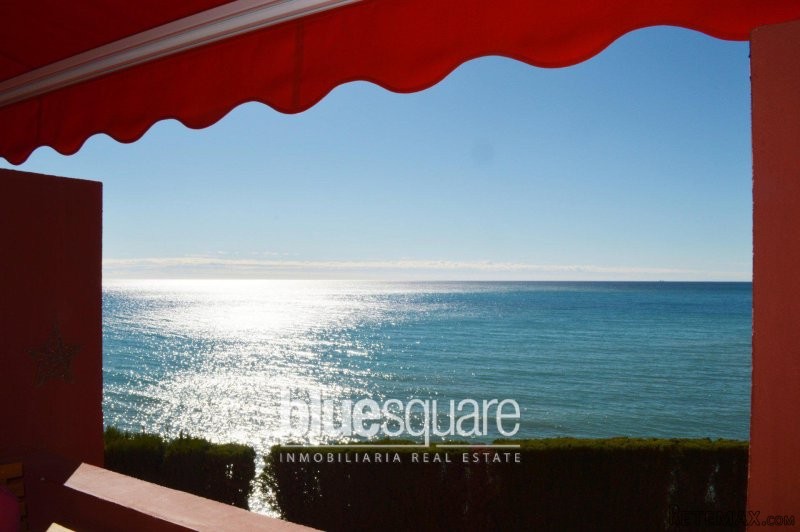 Front line 2 bedroom apartment with..
