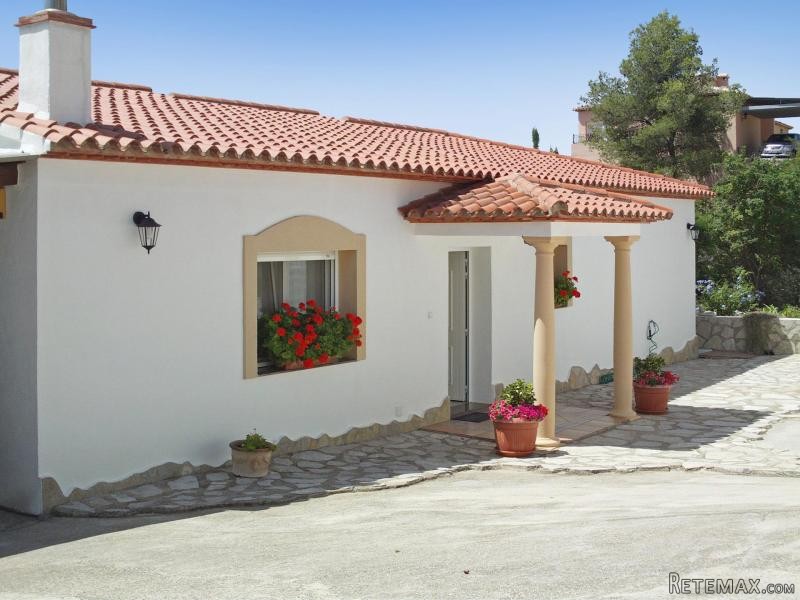 Nice villa with pool and stunning..