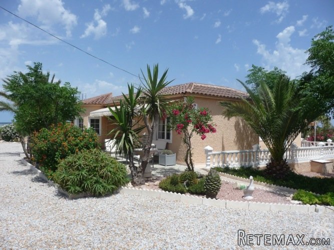 This unique sunny villa is on a plot of 2000m² and is on..
