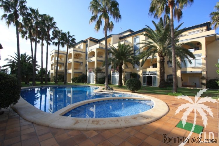 For sale apartment in ground floor in an urbanization at..