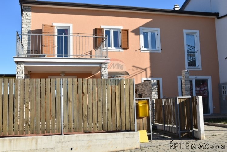Novigrad nova kuća blizini Novigrada - KLJUČ U RUKE