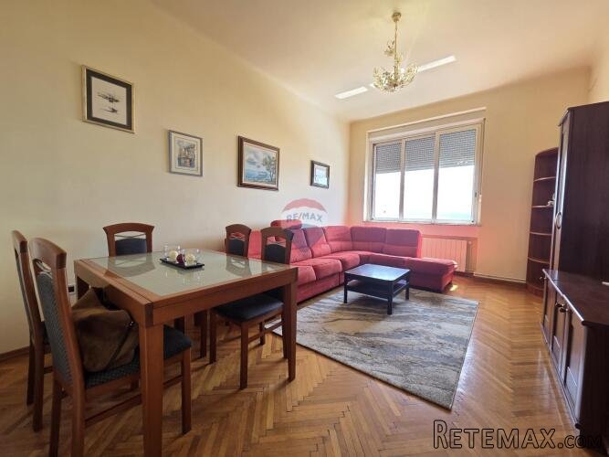 Rijeka, Centar, Stan s pogledom i parkingom, 80m2