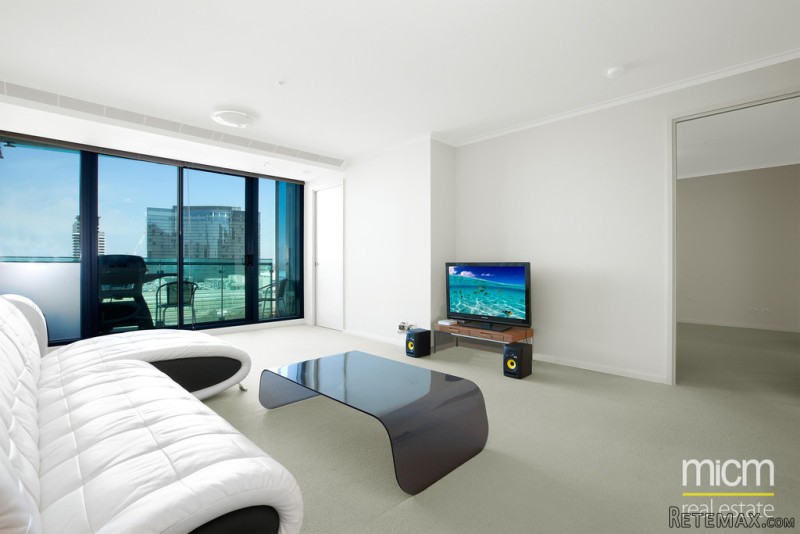 Bay Vistas and Superb Space in..